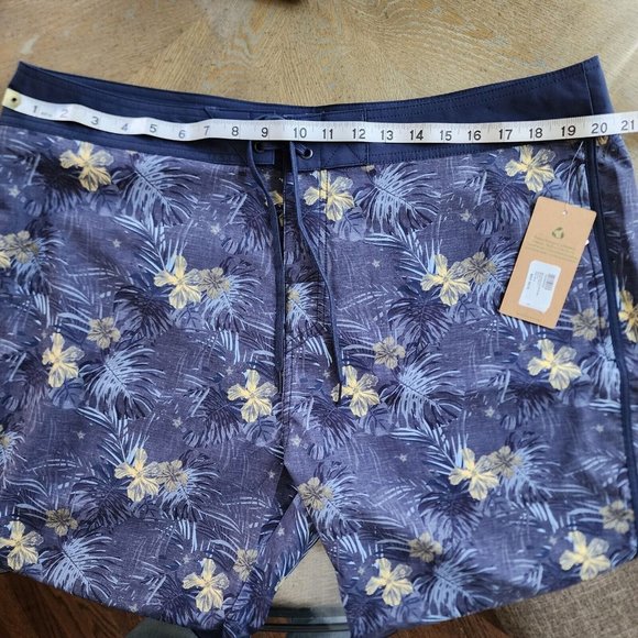 Travis Mathew Board Shorts Mens 40 Blue Floral Tropical Hawaiian Becan Ruins NEW - Picture 5 of 12